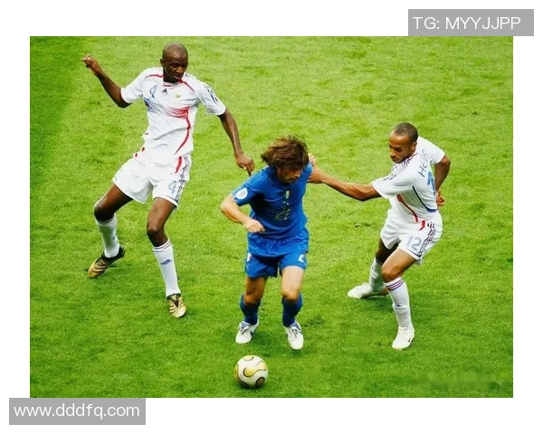 早期足球明星的传奇故事与历史贡献探析 早期足球明星的传奇故事与历史贡献探析