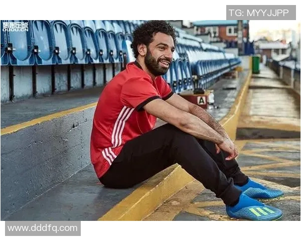 球星赠送足球鞋背后的故事是谁为他们提供了这份特殊的礼物 球星赠送足球鞋背后的故事是谁为他们提供了这份特殊的礼物