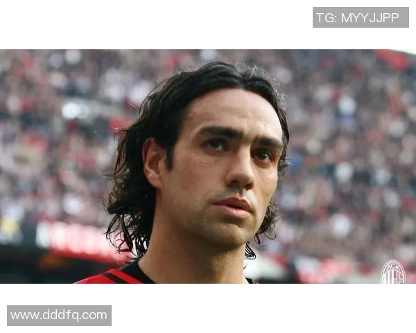 足球女神魅力展现 球星图集中的帅气与优雅结合