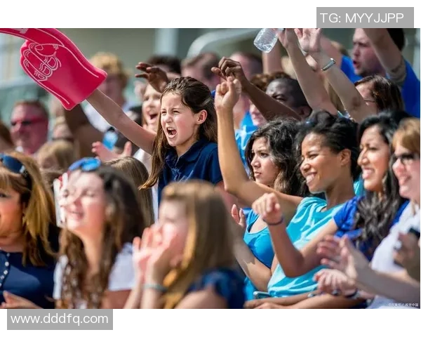 足球球星燃爆全场舞台rap秀引发热议球迷狂热追捧与赛事激情完美融合